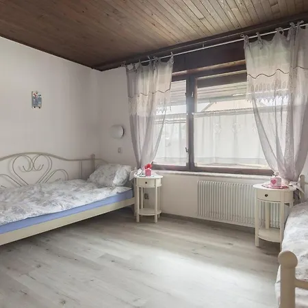 Family Nakiteya * Lublana