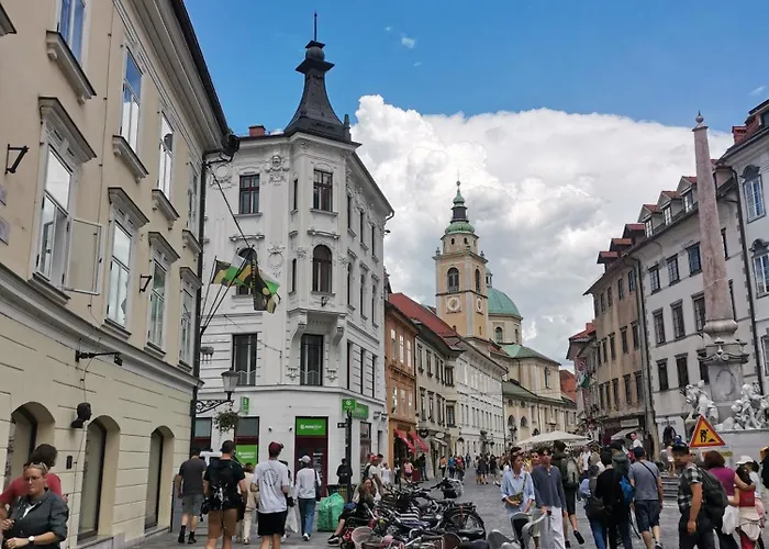 Family Nakiteya アパート