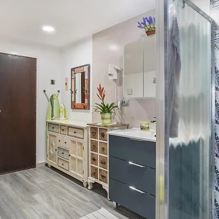 Family Nakiteya アパート