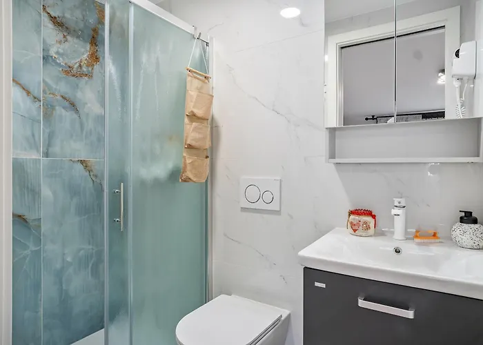 アパート Family Nakiteya